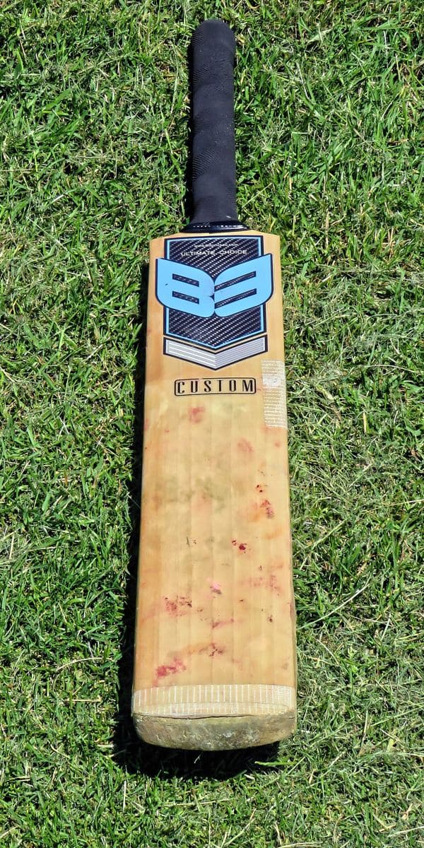 RBN Pro English Willow Cricket Bat (representative photo)